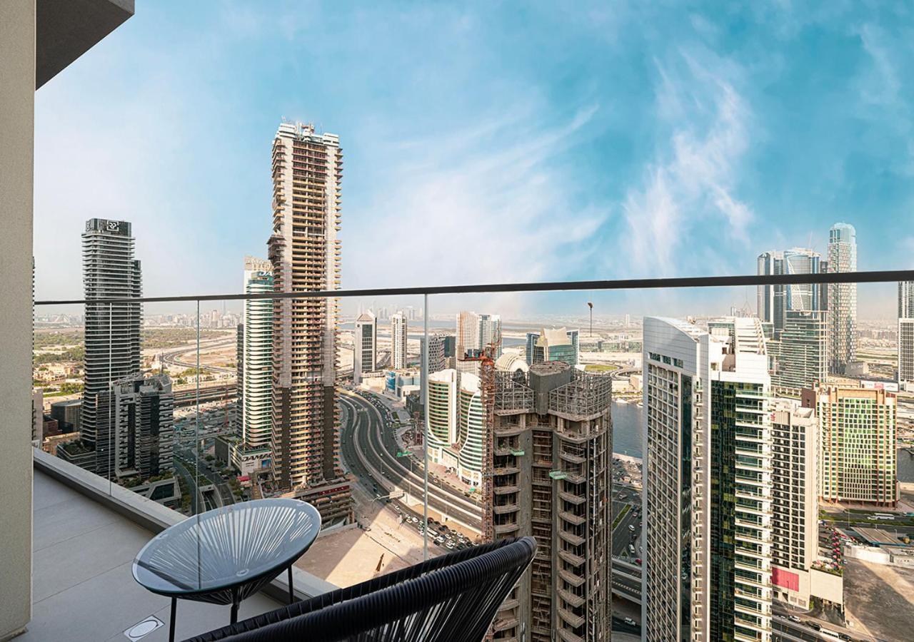 Elegant 1br With Skyline Views In Downtown Апартаменты