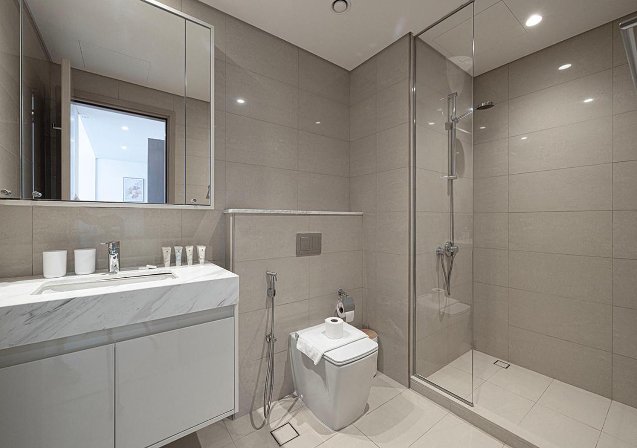 Апартаменты Elegant 1br With Skyline Views In Downtown *
