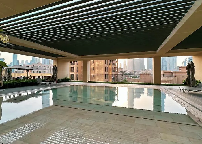 Elegant 1Br With Skyline Views In Downtown Dubai