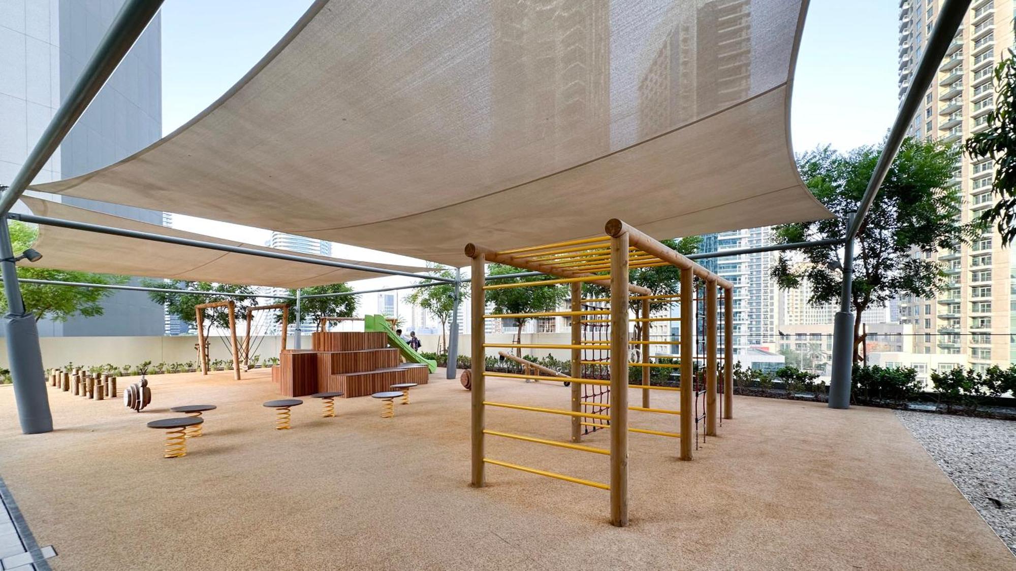 Elegant 1br With Skyline Views In Downtown